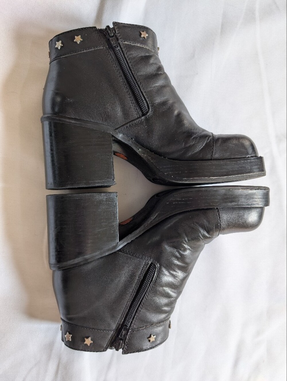 Harley-Davidson Women's Black Leather Ankle Boots Star Studs Side Zip Moto Sz 7 - Picture 16 of 16